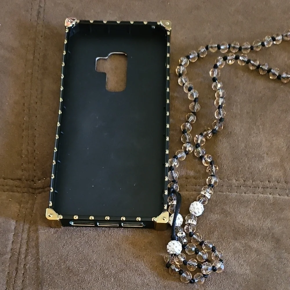 Samsung Gold and Black Case with Beaded Chain